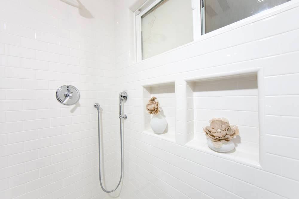 bathroom remodeling contractor